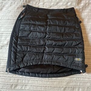 SKHOOP Short Down Black Skirt